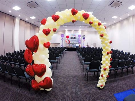 Build a balloon arch frame using the instructions inside the balloon arch kit. Beautiful entry arch for wedding | Birthday balloon ...