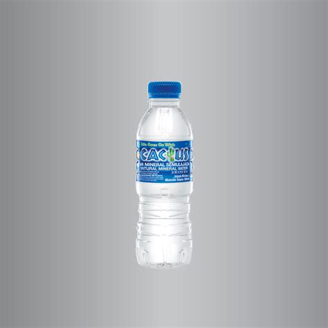 From our pristine mountain alpine source to you, evian natural mineral water is delicately crafted by nature through its 15 year journey, arriving at its protected source with a unique balance of. 200+ Gambar Air Mineral 600 Ml HD Paling Keren - Infobaru