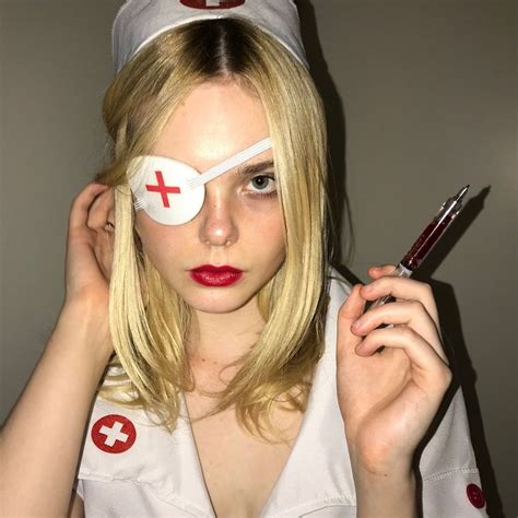 Pin By 🐶 On ᴇʟʟᴇ ғᴀɴɴɪɴɢ Elle Fanning Dakota And Elle Fanning Kill Bill Costume