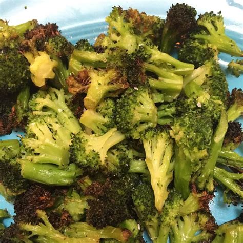 One cup of broccoli contains 61 calories, 4 grams of fat, 6 grams of carbohydrates, 2 grams of fiber, and 3 grams of protein. An air fryer makes eating vegetables easier and more ...