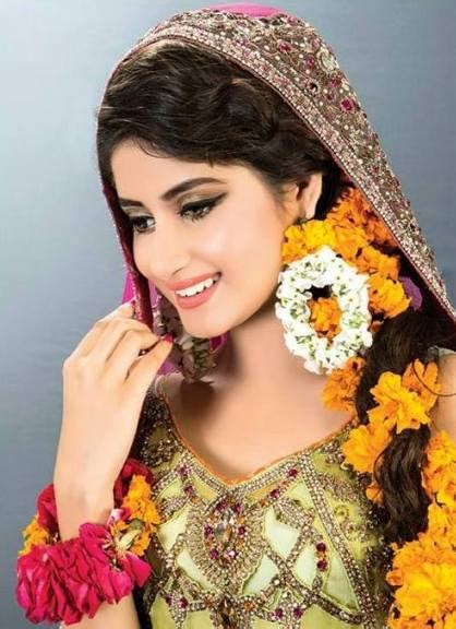 Celebrity Sajal Ali Wedding Mehndi Dress Pics Style