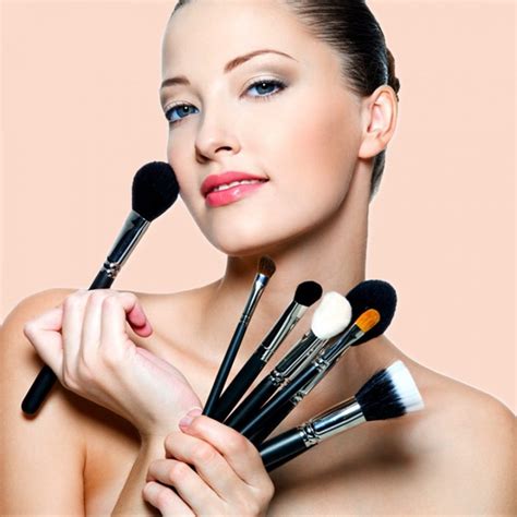 Know Why Natural Cosmetic Products Are Beneficial For Your Skin