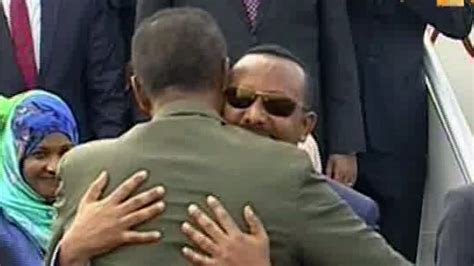 With Hugs Leaders Of Ethiopia Eritrea Restore Relations After Nearly