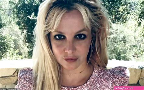 britney spears poses naked on the beach onlyfans leaks