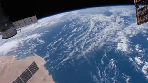A Stunning Timelapse Trip Around Earth Using Space Station Photos