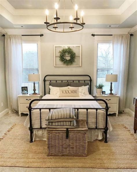 35 Stunning Magnolia Homes Bedroom Design Ideas For Comfortable Sleep