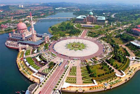 Central park dataran sunway is just three minutes walk from the centre. Putrajaya | IFCEM™
