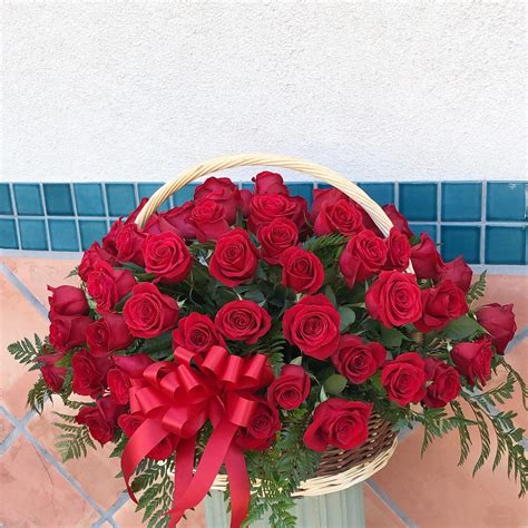 100 Red Roses Basket In Highland Ca Hiltons Flowers