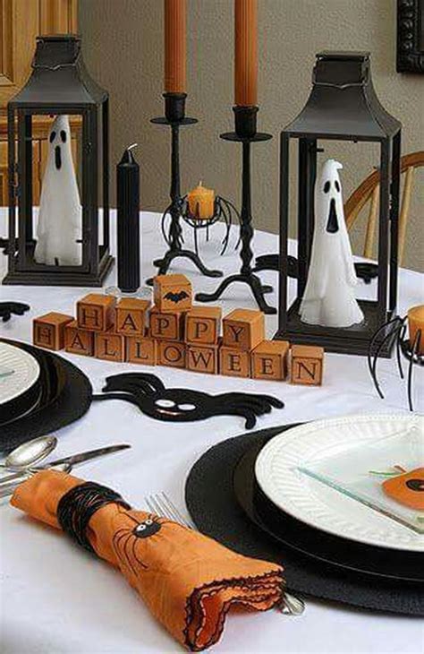 In a place setting, the easiest way to add texture is through your napkins and placemats, but there are also creative ways, like adding a bird's nest, to bring unique textures to your display. Easy And Creative DIY Halloween Table Decorations Ideas You Should Try