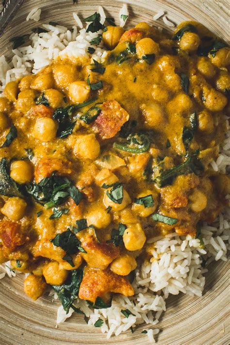 20 Minute Chickpea Curry Over Cauliflower Rice
