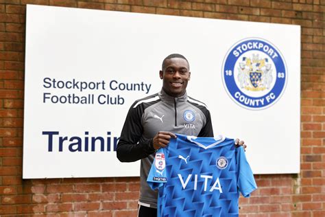 Club Agree Terms For Striker Olaofe Stockport County