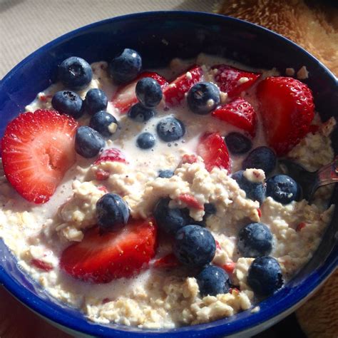 Berry Oats With Almond Milk Recipes Food Easy Healthy Recipes