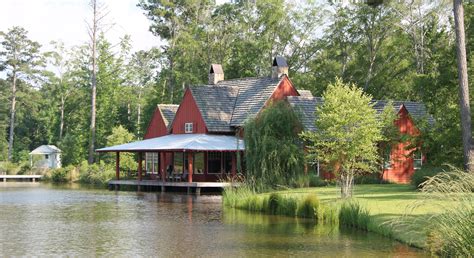 Pond Side Farm House By Mcalpine Tankersley Lakefront Homes English