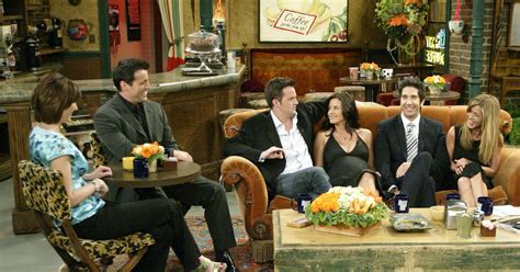 Was Courteney Cox Pregnant During Friends See If She Was Expecting