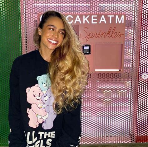 Sommer Ray Forgets Her Underwear In Open Shirt On Instagram