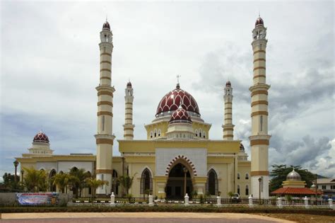 We did not find results for: DI UJUNG ISLAM: Kembara Masjid - 4 hari 3 Malam di Pantai ...