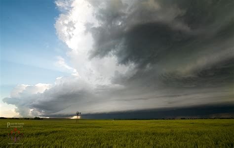 Interview Photographer Captures Rare Red Sprites Above Thunderstorms