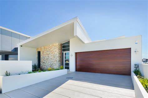 30 Homes That Show Off Their Top Notch Modern Driveway