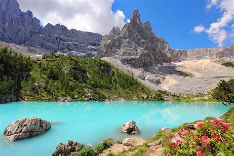 Most Beautiful Lakes In The Dolomites Map How To Visit