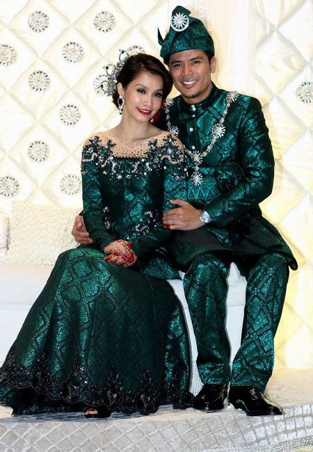 pin by diana r on songket is the love traditional wedding dresses malay wedding dress