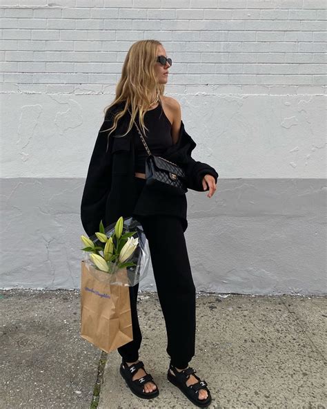 Marie Von Behrens Mvb Instagram All Black Outfit Idea Sweatshirt