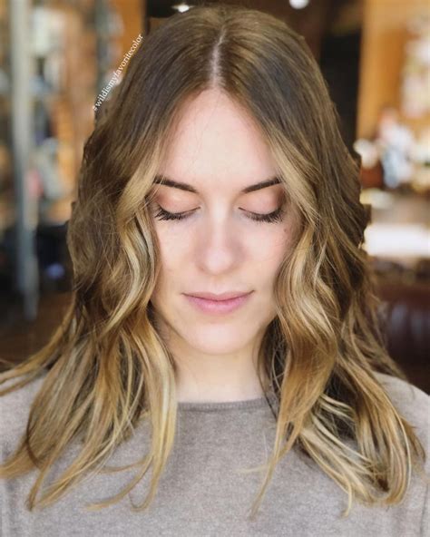 28 Flattering Medium Hairstyles For Round Faces Hairstyles Vip