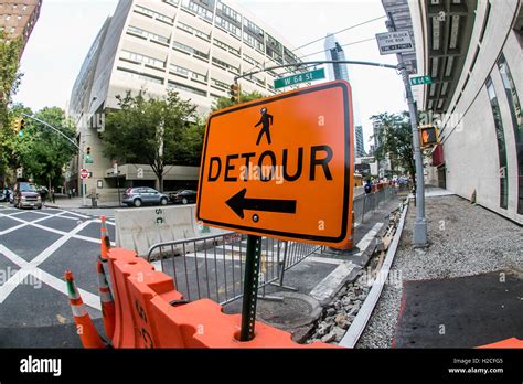 Detour Sign New York City Construction Hi Res Stock Photography And