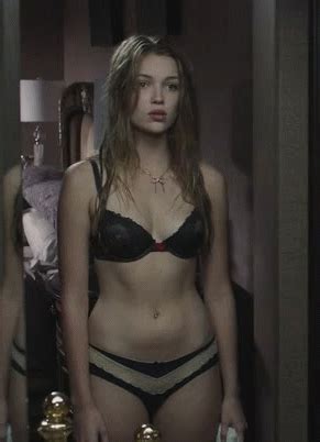 Lili Simmons Banshee