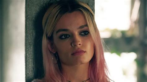 The Complicated Beauty Of Maeve Wiley On Sex Education The Mary Sue