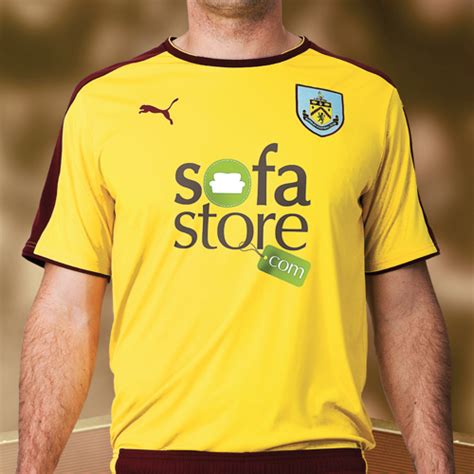 The kit itself seems to mirror the 1992 home kit in terms of the designs itself and the white collar look. Burnley 15/16 Puma Away Kit | 15/16 Kits | Football shirt blog