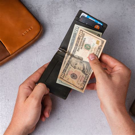 8 Of The Coolest Wallets For Your Edc Line Up The Coolector