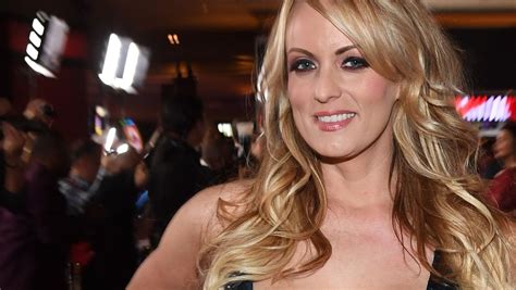 Stormy Daniels Offers To Return 130000 To Trump
