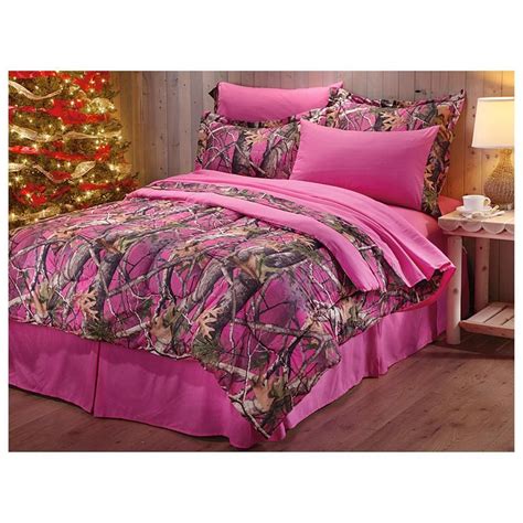 Bedroom sets with bed and other accessories should be made with strong quality material like wood or metal. Hunting Camo Bedding Full Twin Queen King Bedspread Bed ...