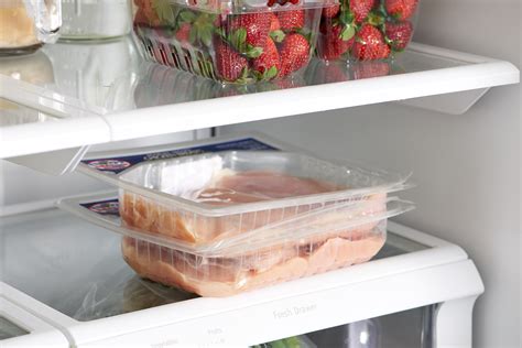 How long does uncooked chicken last in the refrigerator? How long does raw chicken keep in the refrigerator ...