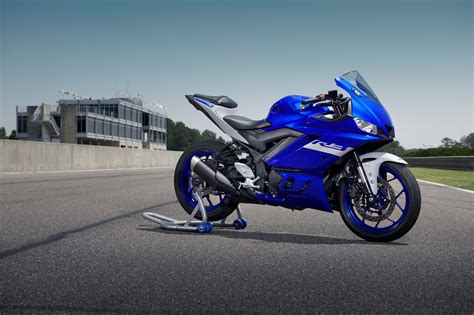 2021 Yamaha Yzf R3 And Monster Energy Motogp Yzf R3 Specs Features