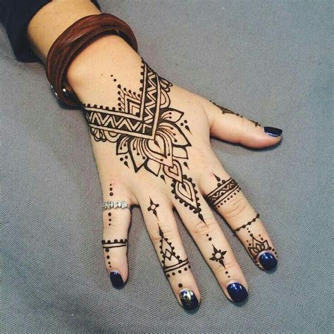 Henna is aks mehendi and tattoo designs. Pin by Sophie Tree on Mehendi | Henna tattoo hand, Henna ...