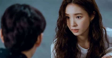 Shin se kyu could not seem to hide her sadness and visited the deceased for a while. 'Run On' Episode 1: Shin Se-kyung as Mi-joo floors with ...