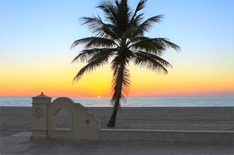 Hollywood Beach — Your Travel Exercise