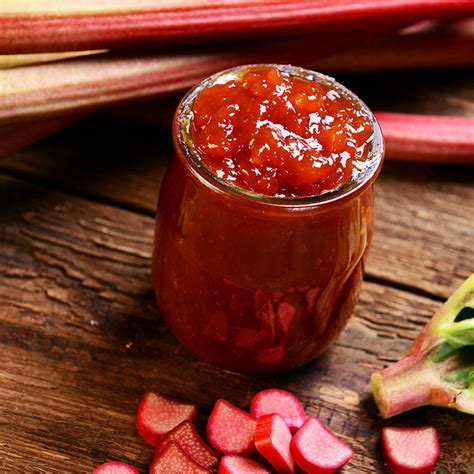 Confiture de rhubarbe et de figues fraîches