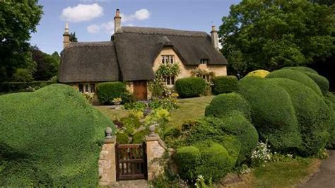 This Area Of England Is Like A Fairy Tale The Cotswolds In 2019 Storybook Cottage Tudor