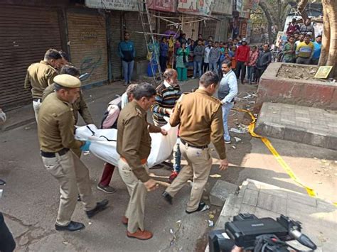 Woman Found Dead Under Mysterious Circumstances In Delhi S Gulabi Bagh Woman News India Tv