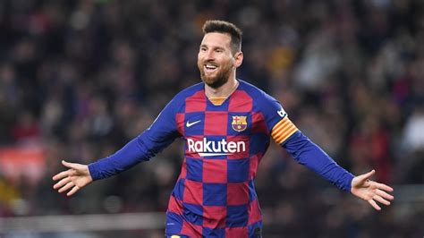 ljoˈnel anˈdɾez ˈmesi ( слушать); Messi marks 700th game for Barcelona with YET ANOTHER ...