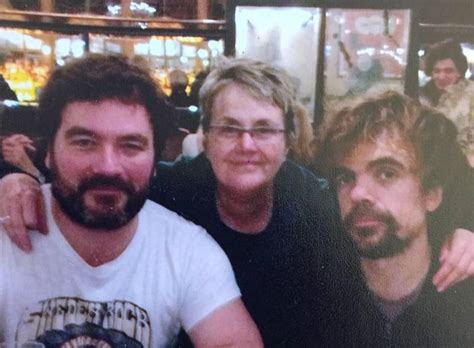 Кино сериалы peter dinklage game of thrones. Family of the Phenomenal Peter Dinklage: Parents, Siblings ...