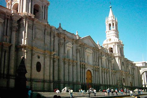 Lugares Turisticos De Arequipa Plaza De Armas Viajar Por Perú