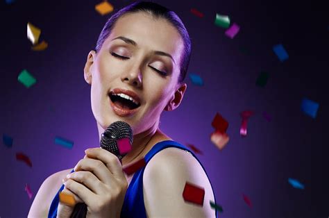 Singer Model Confetti Girl Hand Woman Purple Face Microphone Hd