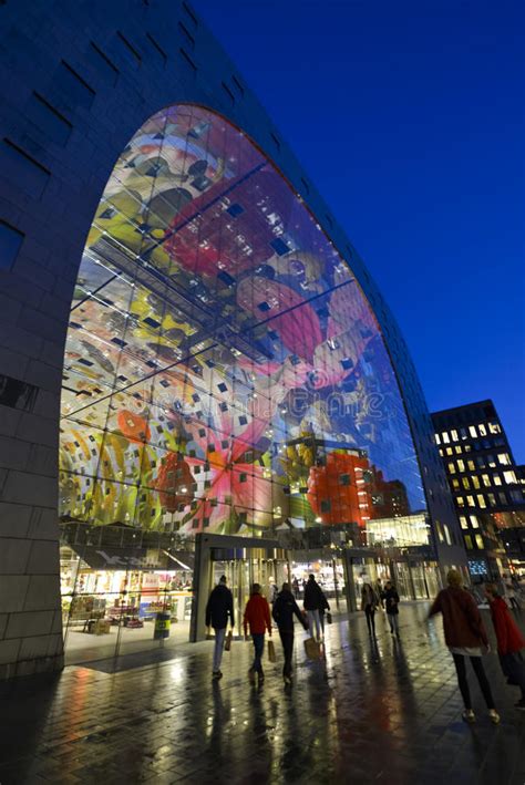Pazar yeri anlamına gelen markthal halihazırda rotterdam'ın en. Bunte Markthalle, Rotterdam Redaktionelles Bild - Bild von ...