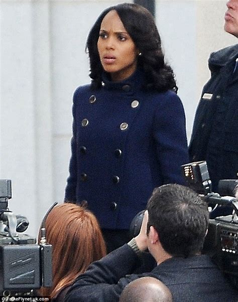 Kerry Washington Dons Two Coats Filming New Episodes Of Scandal In La