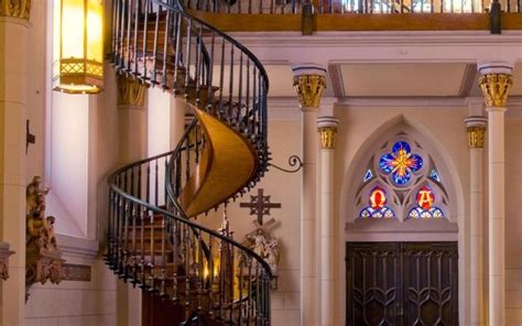 A Incrível História Da Escada Milagrosa Construída Por São José