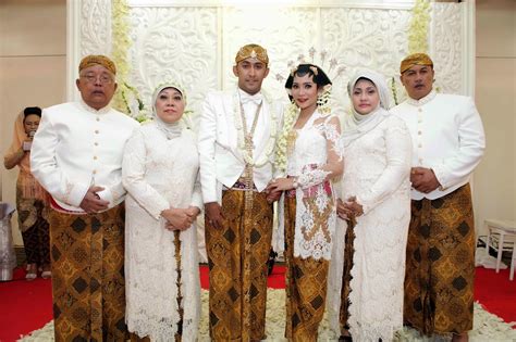 Model Baju Gamis Orang Tua Pengantin