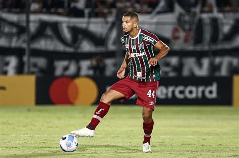 David Braz vibra após renovação com o Fluminense Tem sido um orgulho